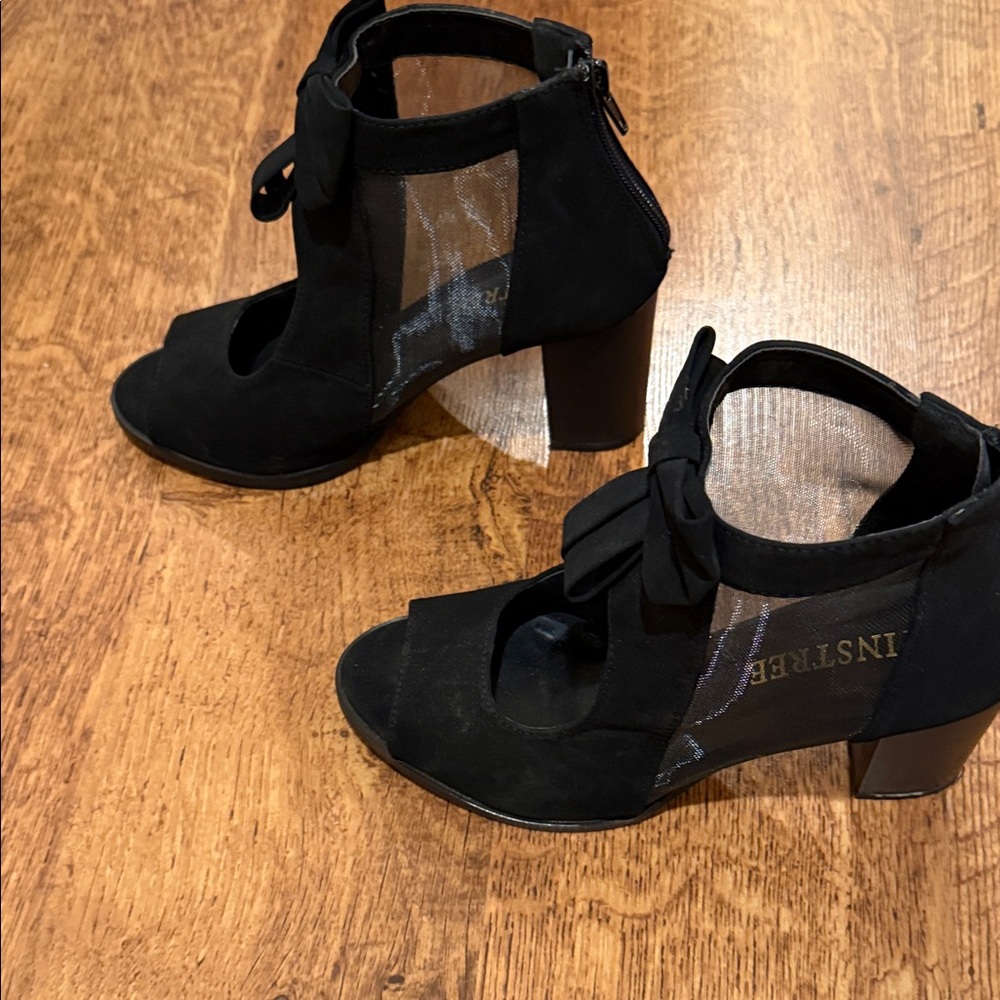 Elegant Black Women's Shoes with Bow Detail Size 7 by Tinstree.